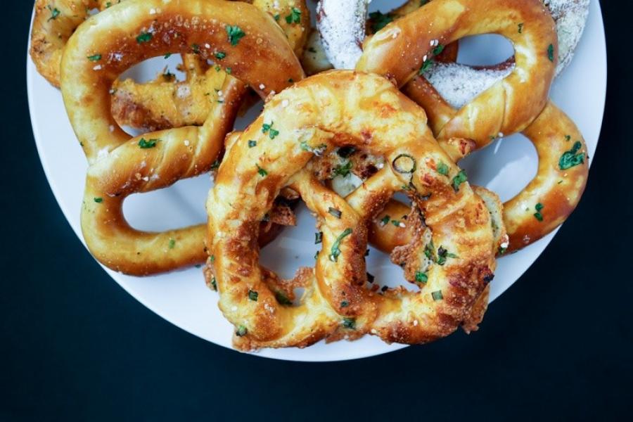 Zwick's Pretzels: Knot Your Average Treat * LET'S OM NOM.