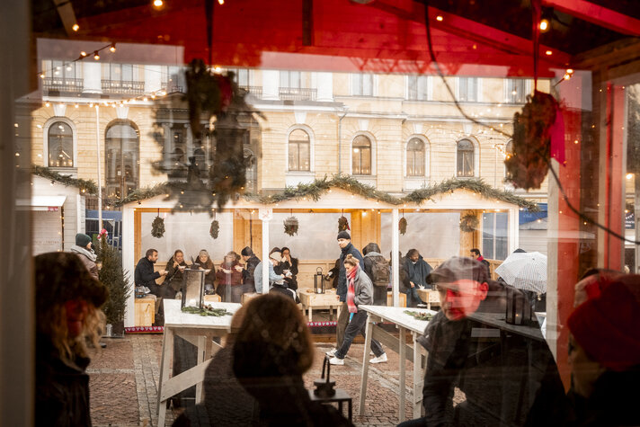 HELSINKI: Tuomaan Markkinoilla<br />
enn&auml;tykselliset yli 650 000 k&auml;vij&auml;&auml;