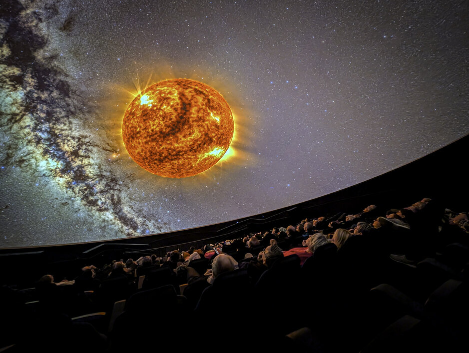 Planetaarion ohjelmistossa on kolme uutta elokuvaa, joista yksi on asteroideista ja niiden tutkimuksesta kertova Asteroid Quest.
Kuva: &copy;RSACosmos