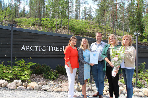 Kuvassa vasemmalta Katja Ikäheimo-Länkinen, Visit Finlandin Liisa Kokkarinen, Ilkka Länkinen, hotellipäällikkö Tina Kaikkonen, sekä projektipäällikkö Pirjo Pääkkönen.
 