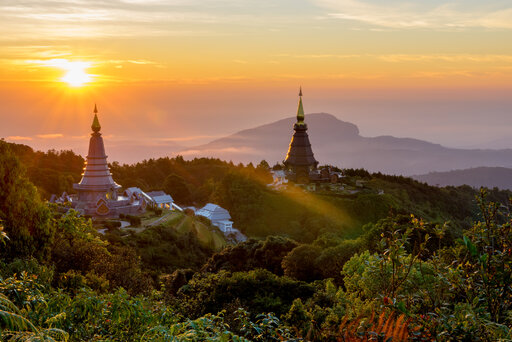 Uutisia Thaimaasta:<br />
Uusi luksusjuna vie<br />
Bangkokista Chiang Maihin