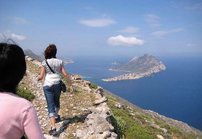 Yksinkertaisen el&auml;m&auml;n,<br />
yrtintuoksuinen AMORGOS