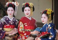 Japani sykkii el&auml;m&auml;&auml;<br />
ja perinteit&auml;