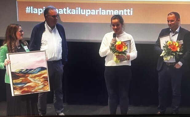 Lapin matkailuparlamentti<br />
palkitsi Lapin matkamyyjän<br />
ja saksalaisen lentoyhtiön