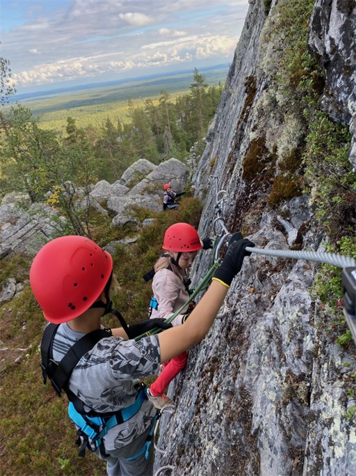 Kallioseikkailupuisto<br />
avattiin Pyhätunturille