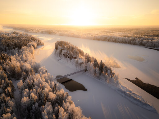 Rovaniemell&auml; sijaitseva Aino Private Island Hotel palkittiin kolmessa kategoriassa World Luxury Hotel Awards 2026 -gaalassa: &bull; Global Winner &ndash; Luxury Private Island Resort &bull; Europe Winner &ndash; Luxury Cultural & Culinary Retreat &bull; Europe Winner &ndash; Luxury Adults Only Boutique Hotel Palkinnot ovat kansainv&auml;linen tunnustus Ainon ainutlaatuiselle yksityissaaren el&auml;mykselle, korkeatasoiselle vieraanvaraisuudelle ja kokonaisvaltaiselle luksuskokemukselle.