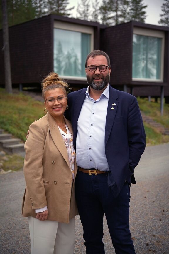 SantaPark Arctic Worldin perustajat Katja Ik&auml;heimo-L&auml;nkinen ja Ilkka L&auml;nkinen palkittiin Valtakunnallisella yritt&auml;j&auml;palkinnolla 2026. Tunnustus on osoitus yli kahden vuosikymmenen m&auml;&auml;r&auml;tietoisesta ty&ouml;st&auml;, rohkeasta yritt&auml;jyydest&auml; ja ainutlaatuisten arktisten matkailuel&auml;mysten kehitt&auml;misest&auml;.
