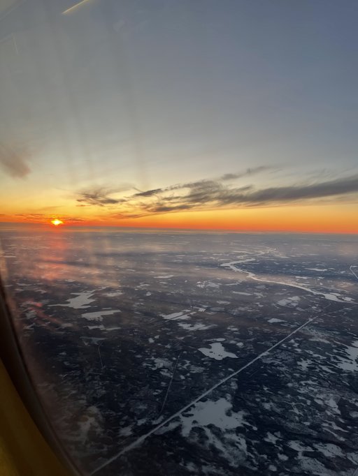 Aurinko nousi taas Utsjoella,<br />
mutta missä muualla aurinkoa