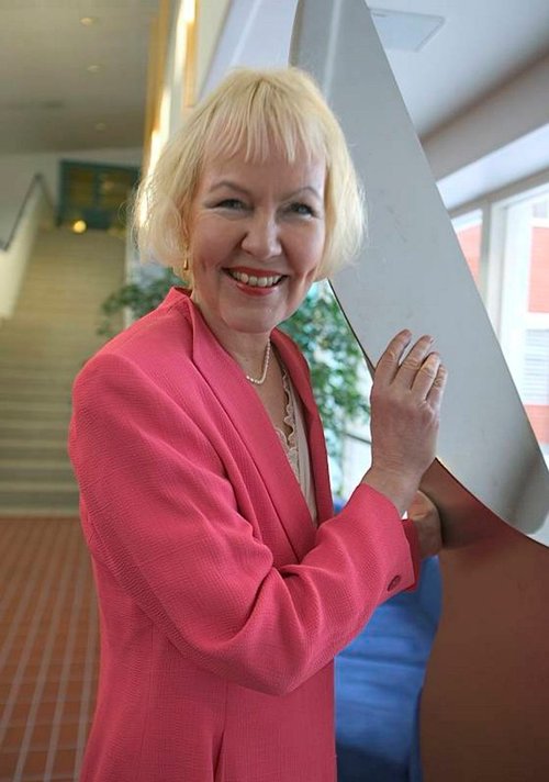 Professori Kaarina Määtän ohjaamat väitöskirjat esitellään yksissä kansissa Rovaniemi Professori Kaarina Määtän ohjaamat väitöskirjat esitellään yksissä kansissa Rovaniemi
