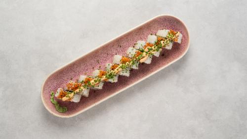 Spicy Tuna maki toppad med chilimayo och salladslök