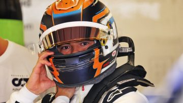 De Vries Abu Dhabi Test