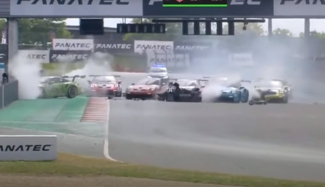 Porsche crash