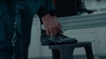 Vettel seat fitting