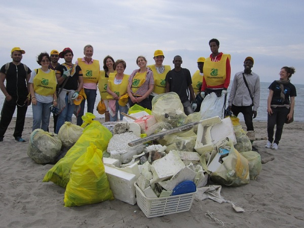 Spiagge E Fondali Puliti Torna Clean Up The Med Radio