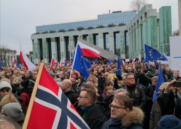 #1000robesmarch til støtte for uavhengige domstoler i Polen