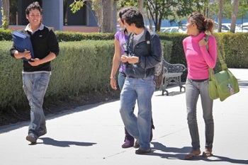 Jóvenes universitarios afores México