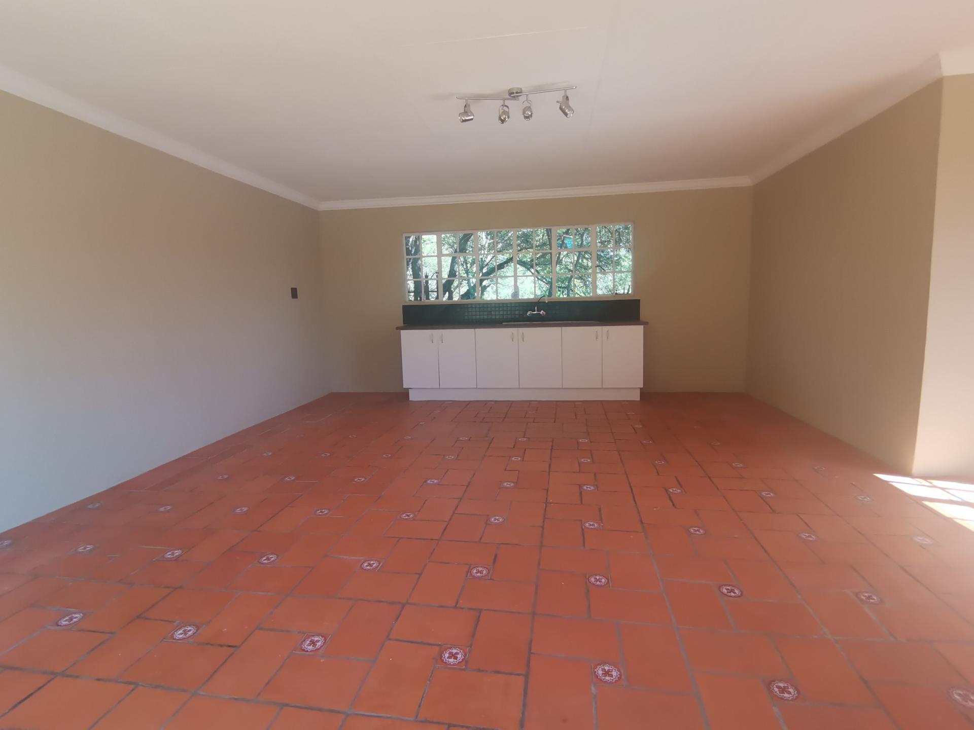 Cottage To Let in Mondeor IOL Property