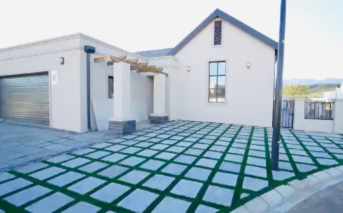 House For Sale in Yzerfontein IOL Property