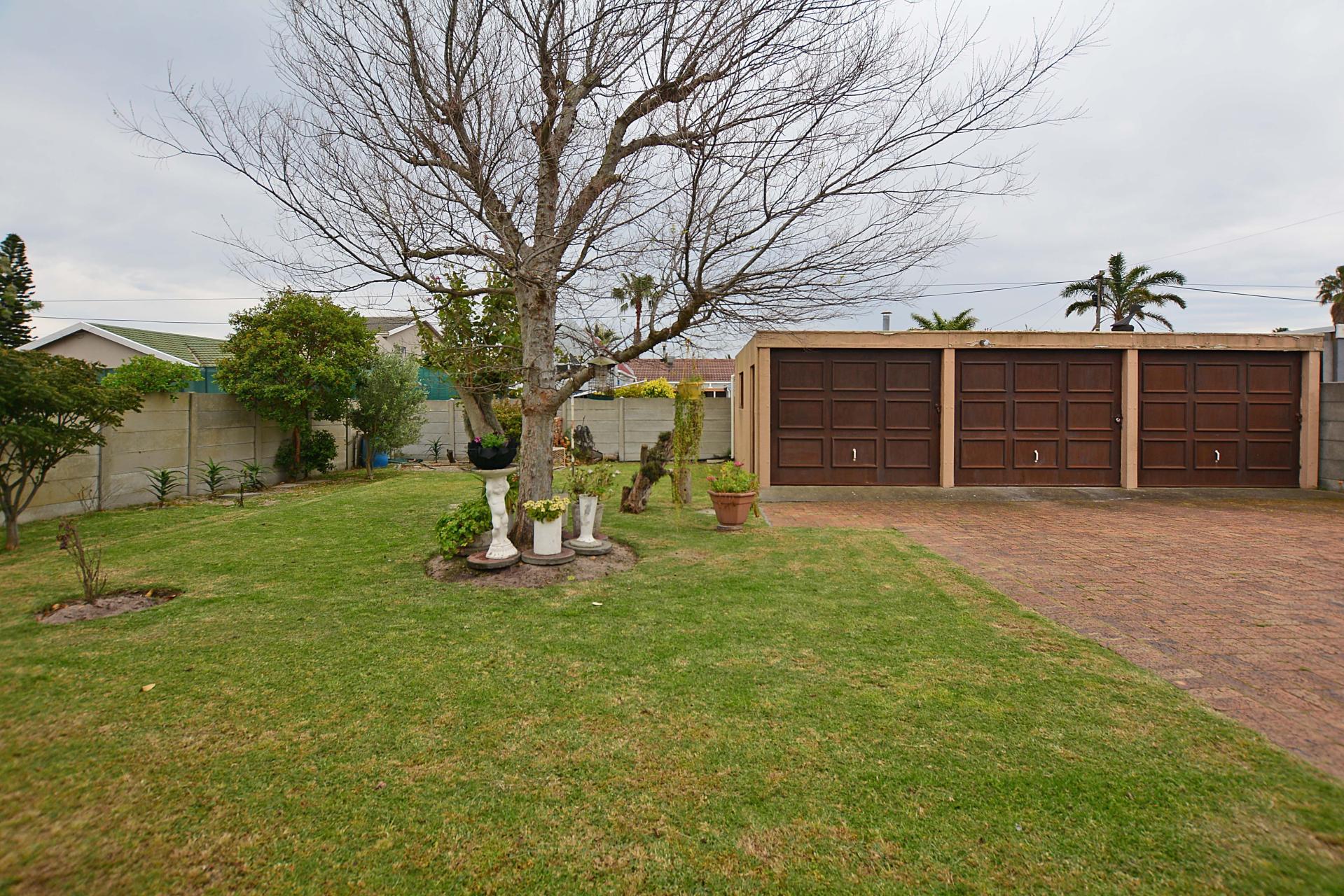 House For Sale in Bothasig IOL Property