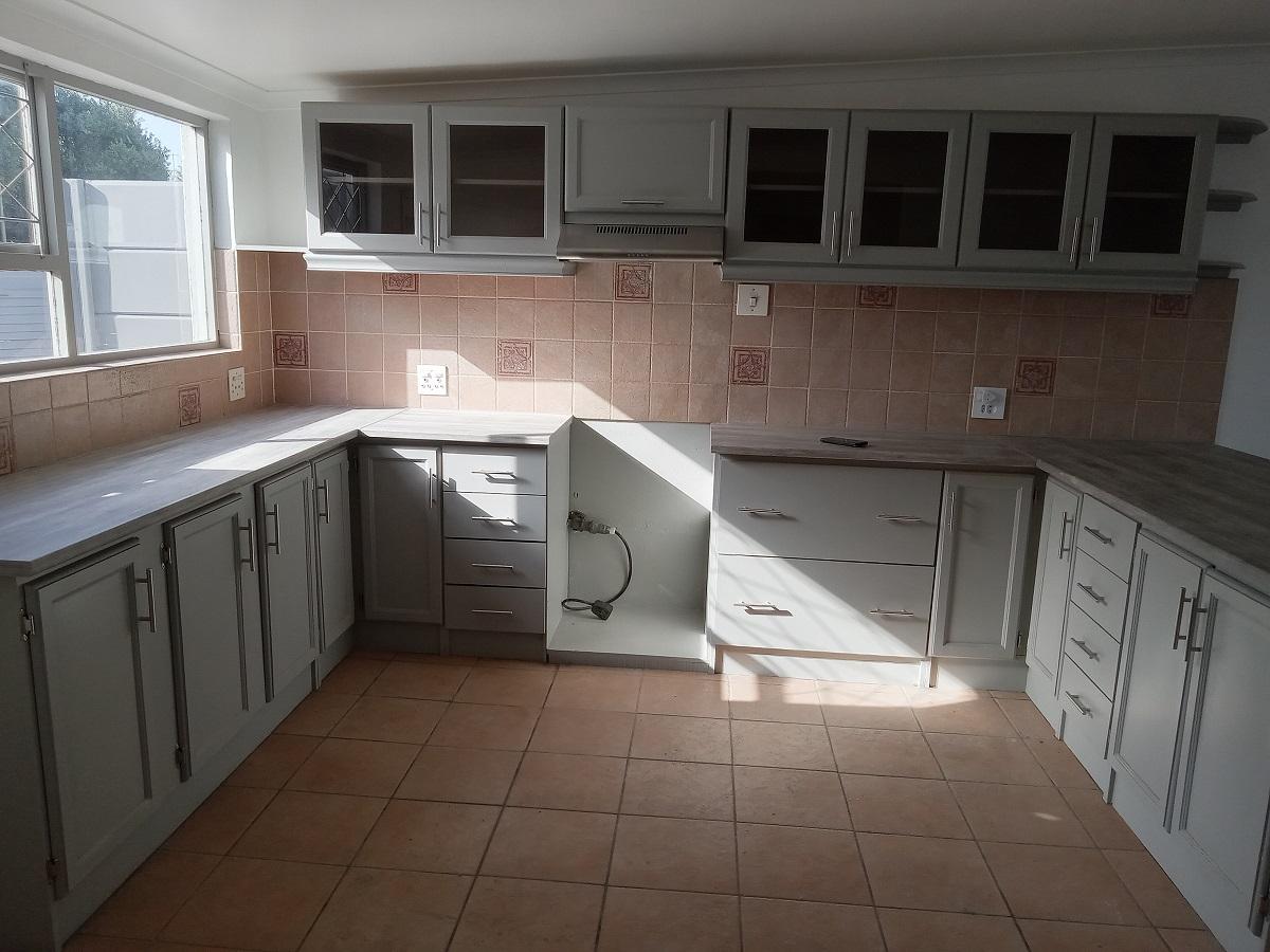 House To Let in Bothasig IOL Property