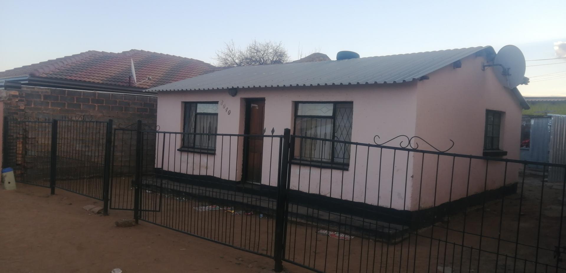 House For Sale in Kagiso IOL Property