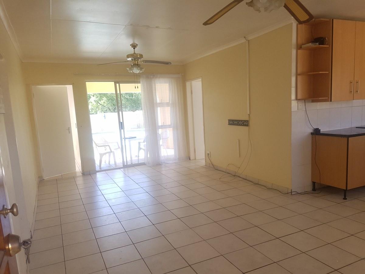 Cottage To Let in Brackendowns IOL Property