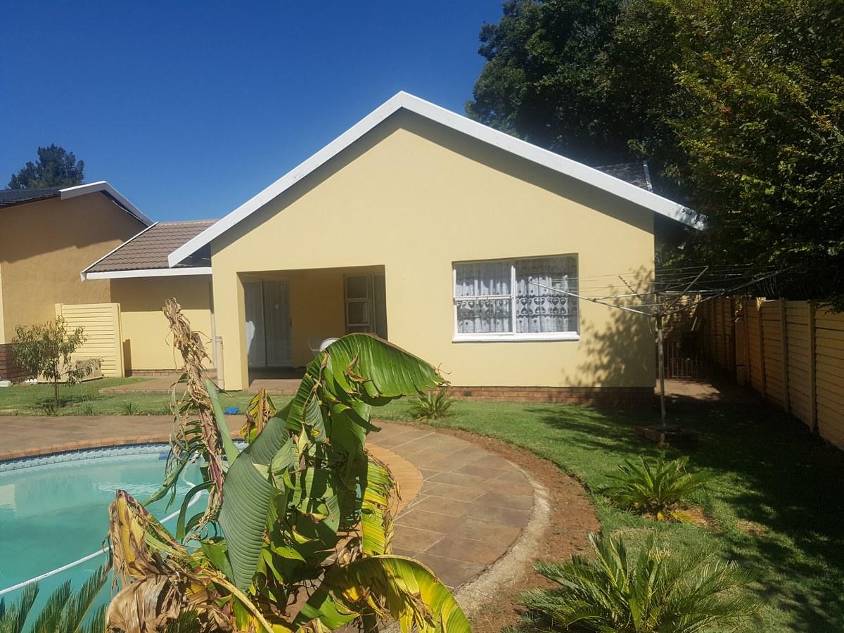 Cottage To Let in Brackendowns IOL Property