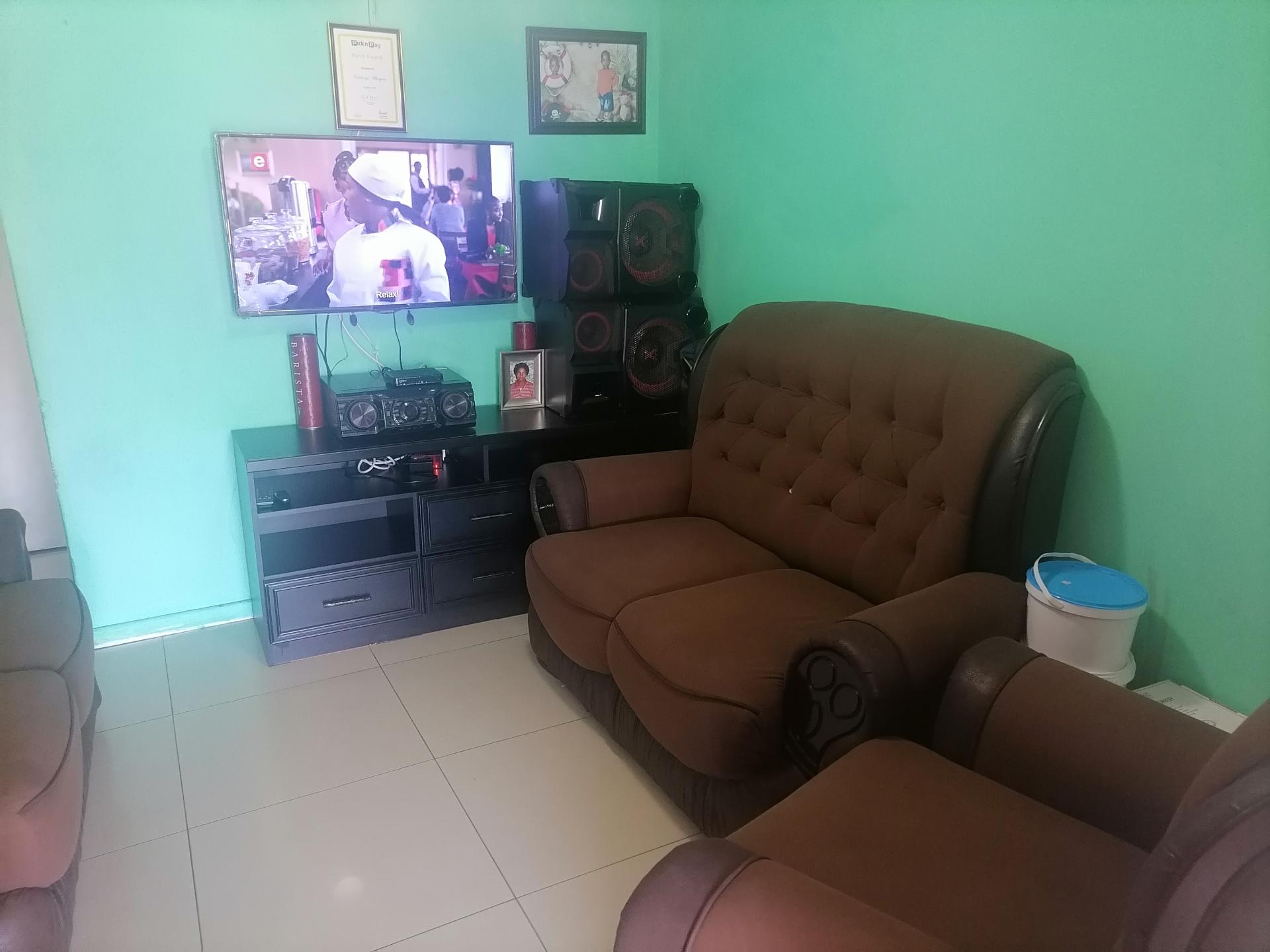 House For Sale in Wallacedene IOL Property