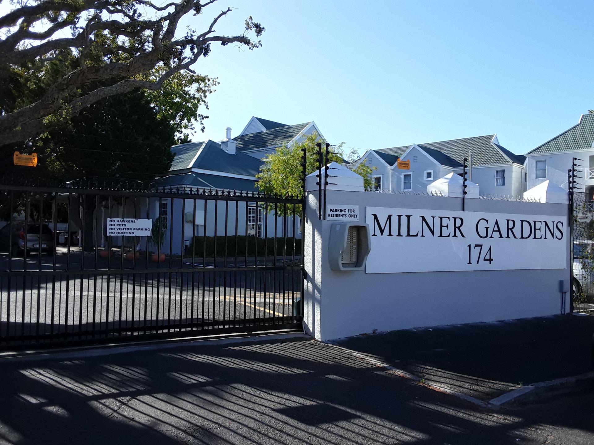 Flat To Let in Claremont IOL Property