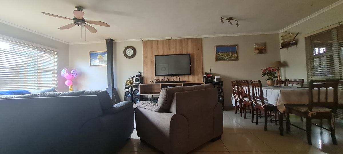 House For Sale in Tuscany Glen IOL Property