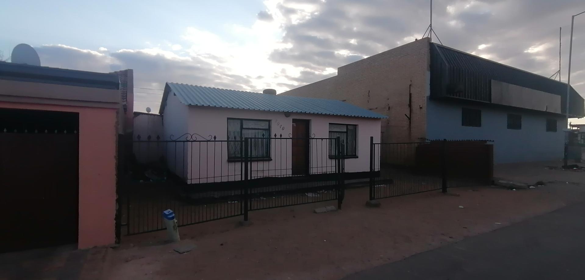 House For Sale in Kagiso IOL Property