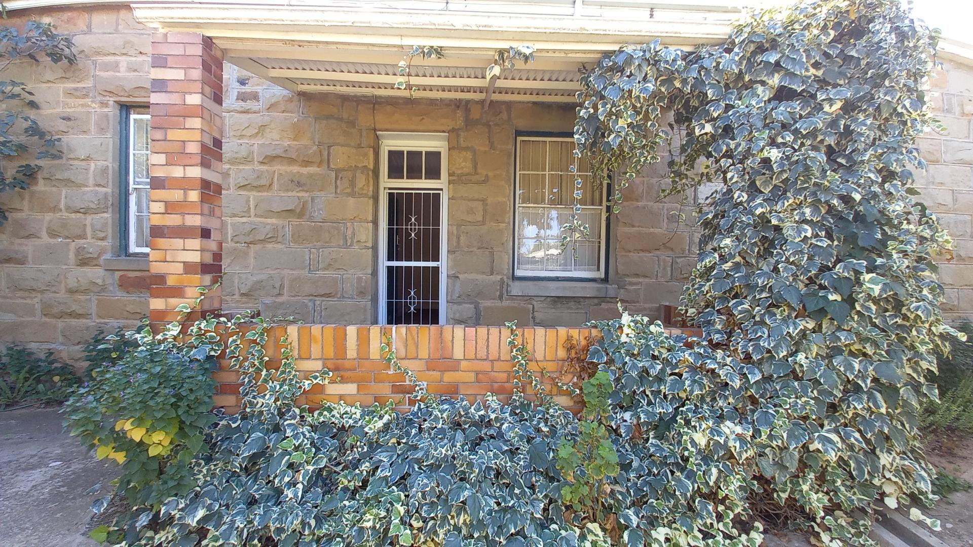 Flat To Let in Oudtshoorn Central IOL Property
