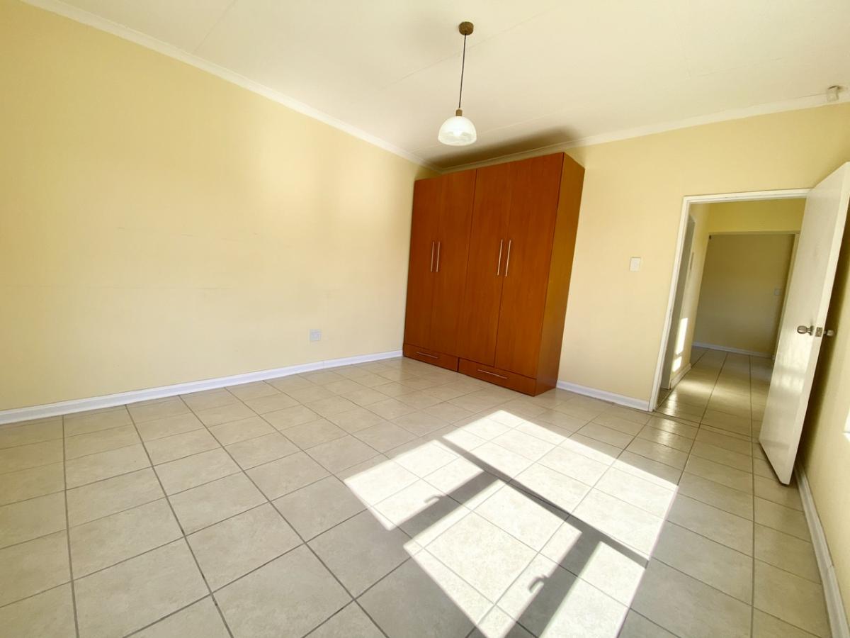 Cottage To Let in Mondeor IOL Property