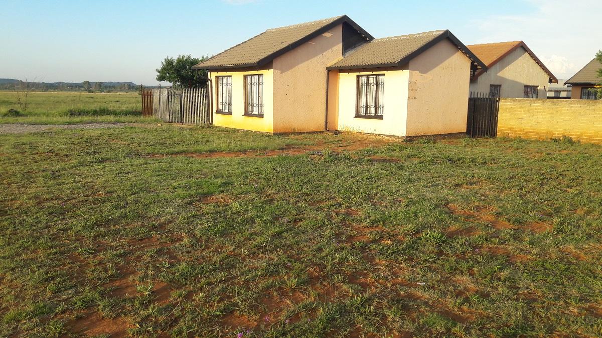 House For Sale in Unitas Park IOL Property