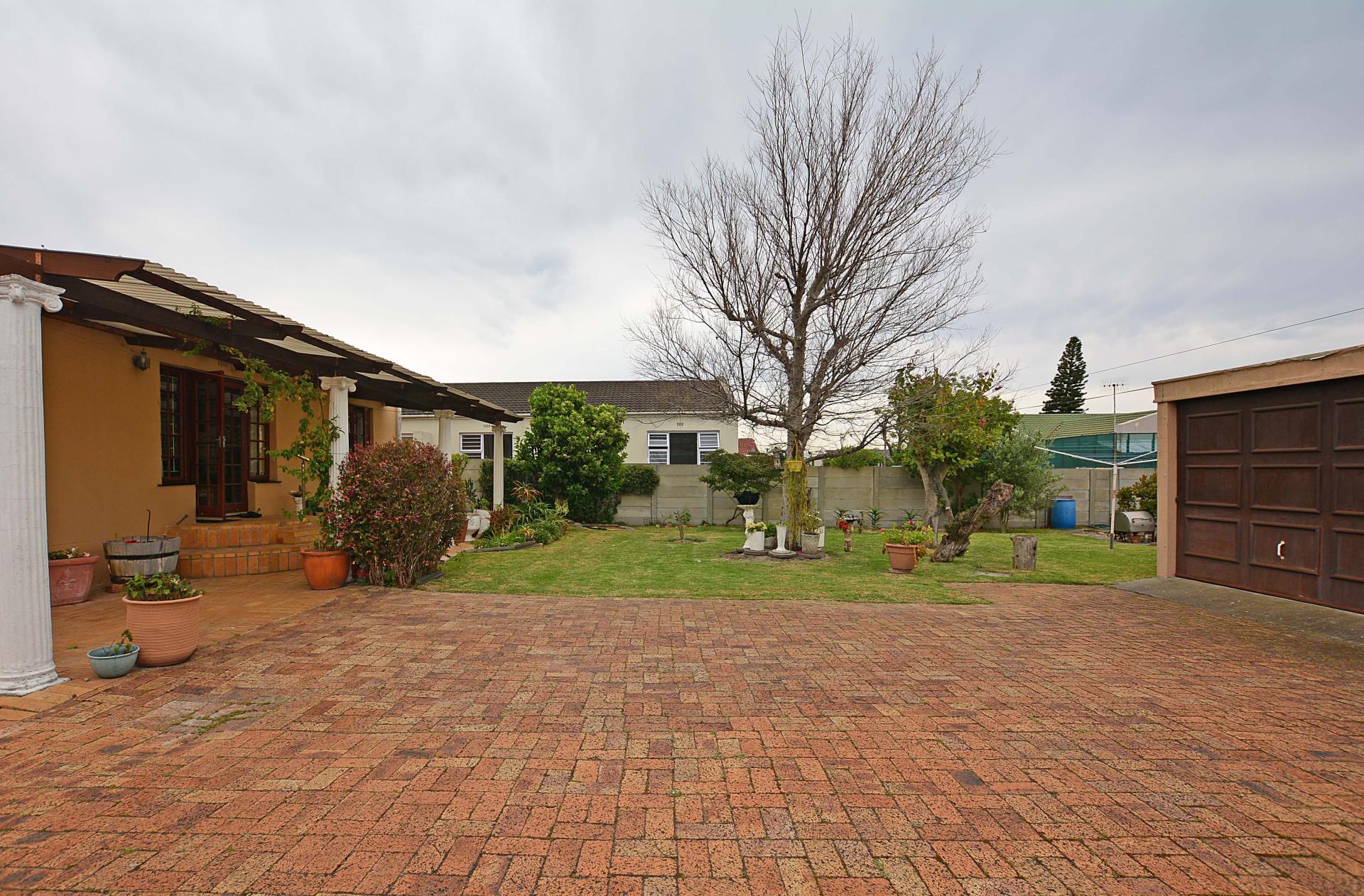 House For Sale in Bothasig IOL Property