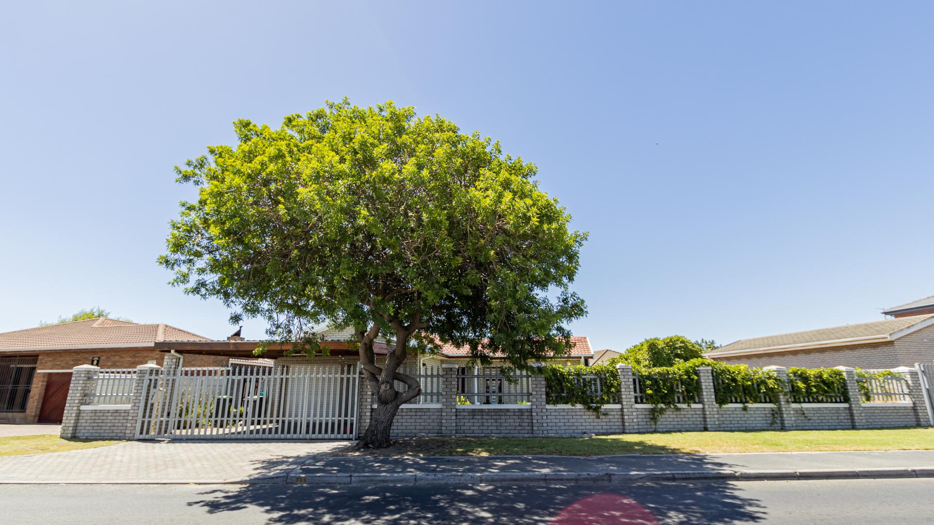 House For Sale in Soneike IOL Property