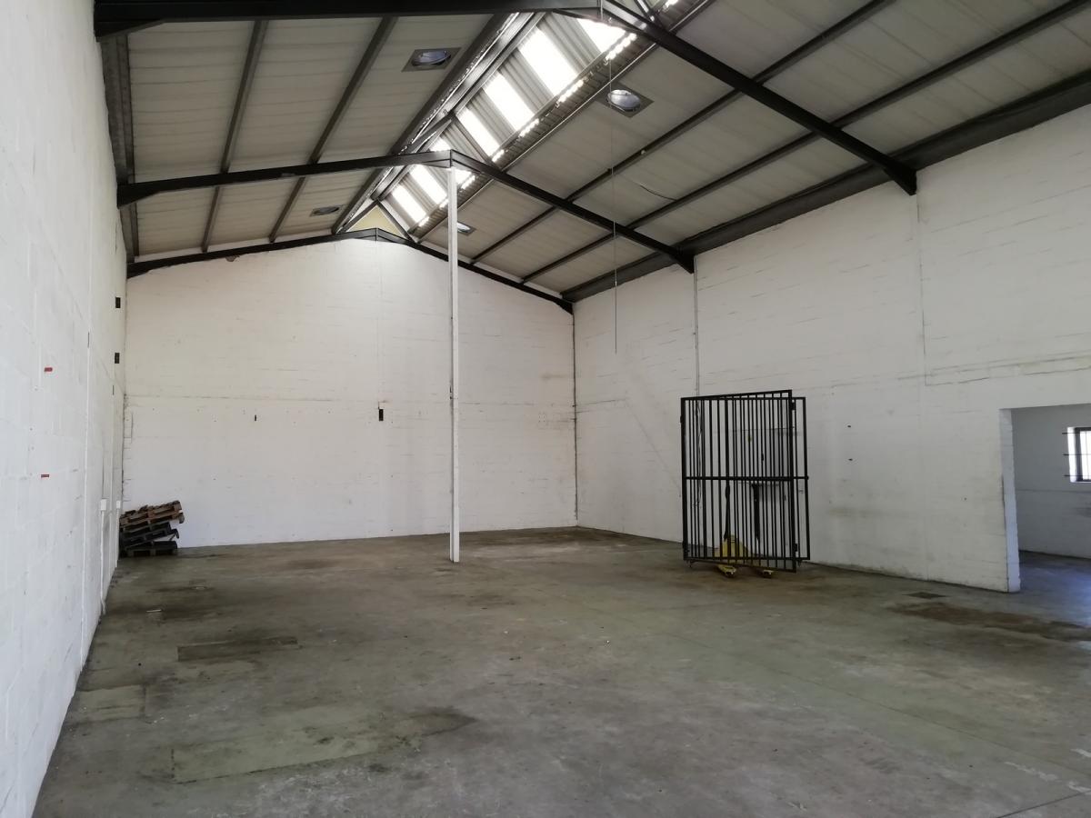 Commercial Warehouse To Let in Brackenfell Industrial IOL Property