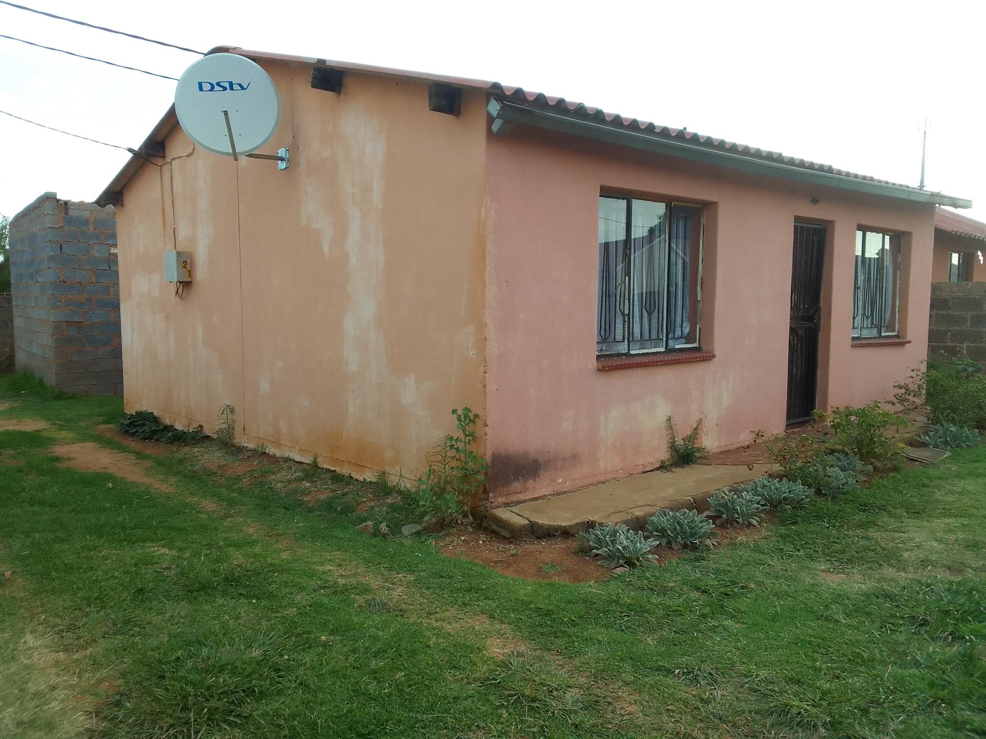 House For Sale in Palm Springs IOL Property