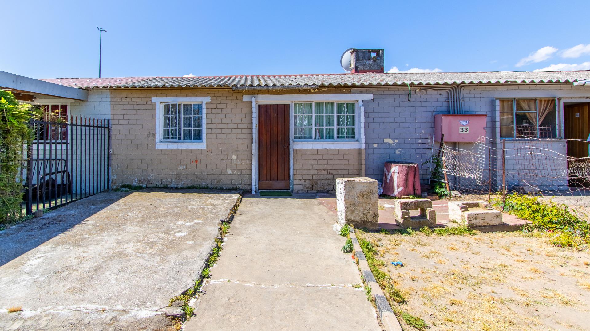 Semidetached For Sale in Paarl East IOL Property
