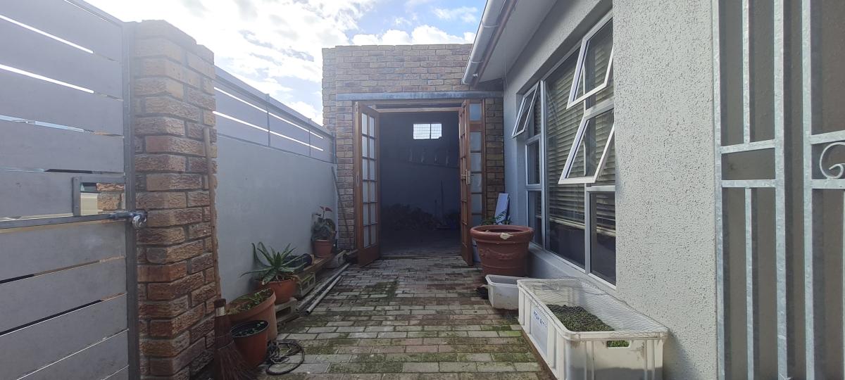 House For Sale in Tuscany Glen IOL Property