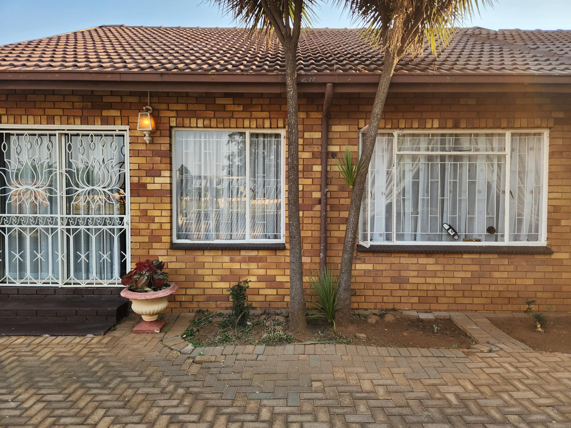 House For Sale in Bakerton IOL Property