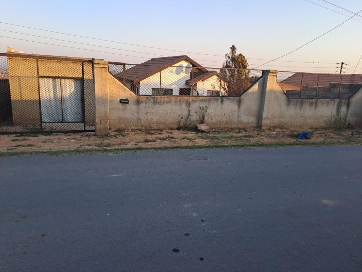 House For Sale in Bram Fischerville IOL Property