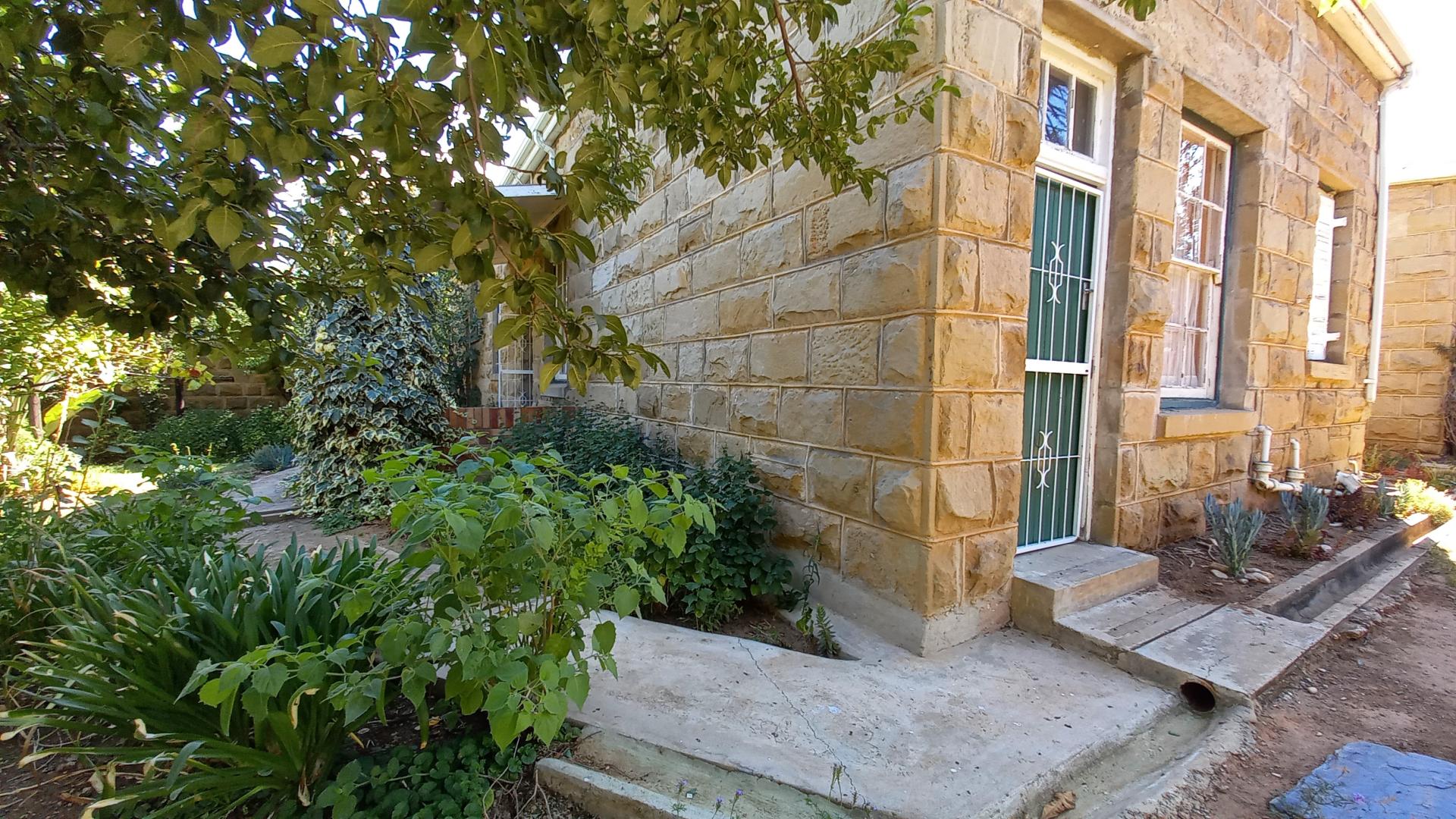 Flat To Let in Oudtshoorn Central IOL Property