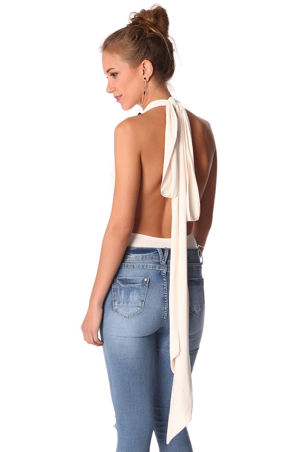Body con escote pronunciado y anudado al cuello body-con-escote-pronunciado-y-diseno-anudado-al-cuello-crema_01