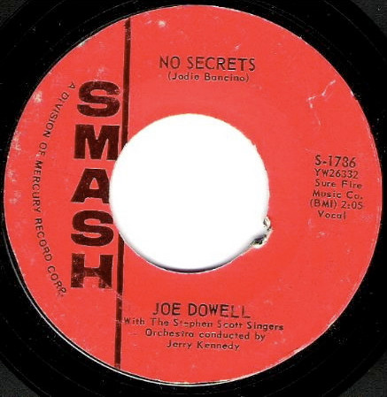 Joe Dowell With The Stephen Scott Singers - No Secrets (7", Single) image 4