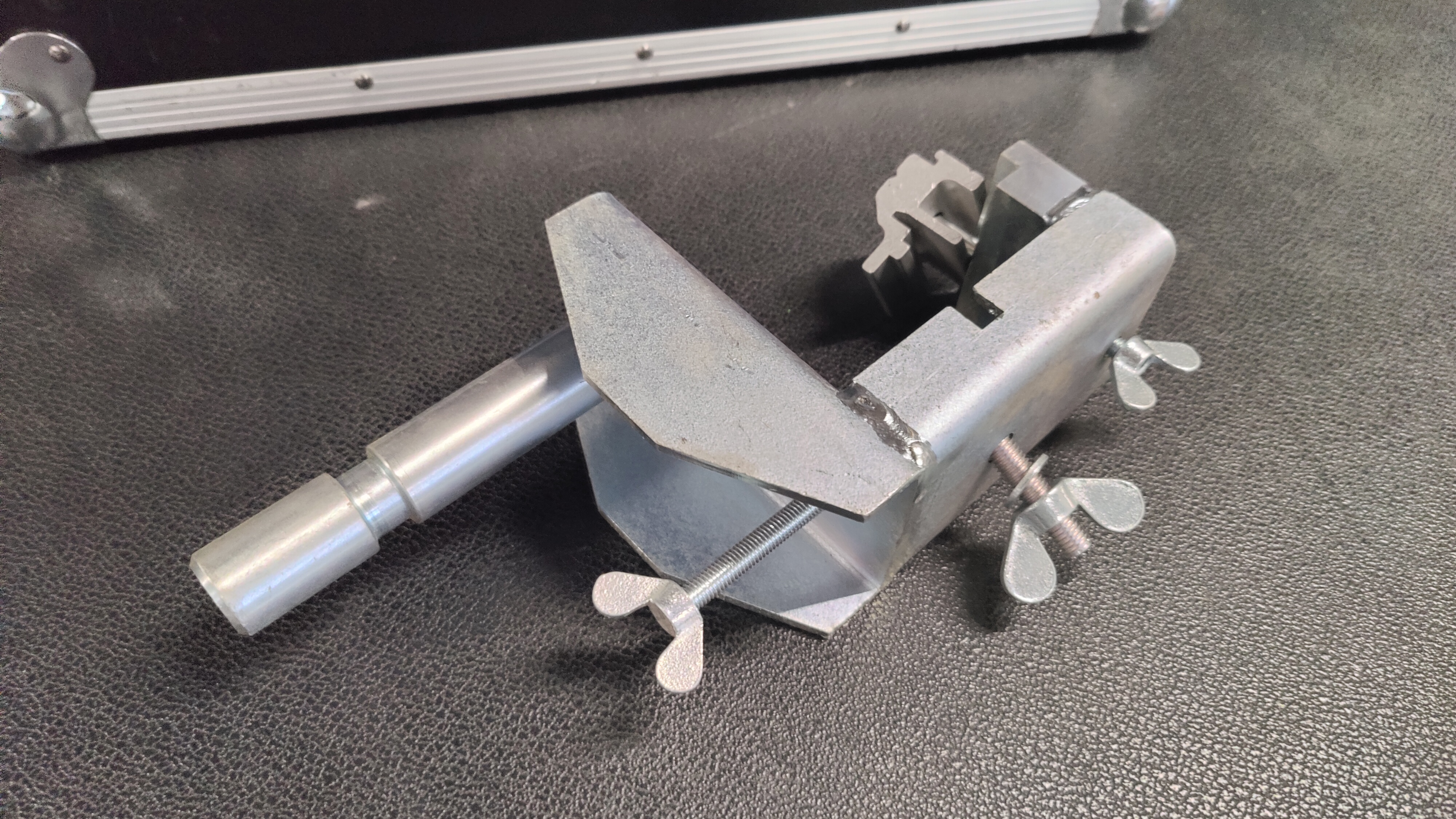 Nivtec Sonderaufnahmebolzen Geländer