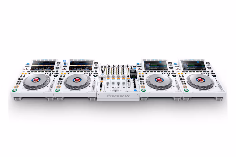 Pioneer DJ: CDJ-3000-W & DJM-900NXS2-W Complete Package