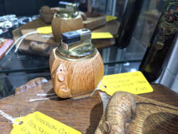 U Mouseman Oak Hexagonal Table Lighter 1970S 175 01
