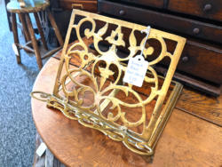 U01 Antique Brass Book Stand 150 02
