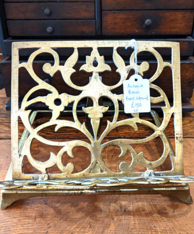 U01 Antique Brass Book Stand 150 01